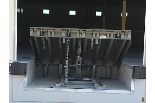 McGuire Rampa Nivelable Mecánica